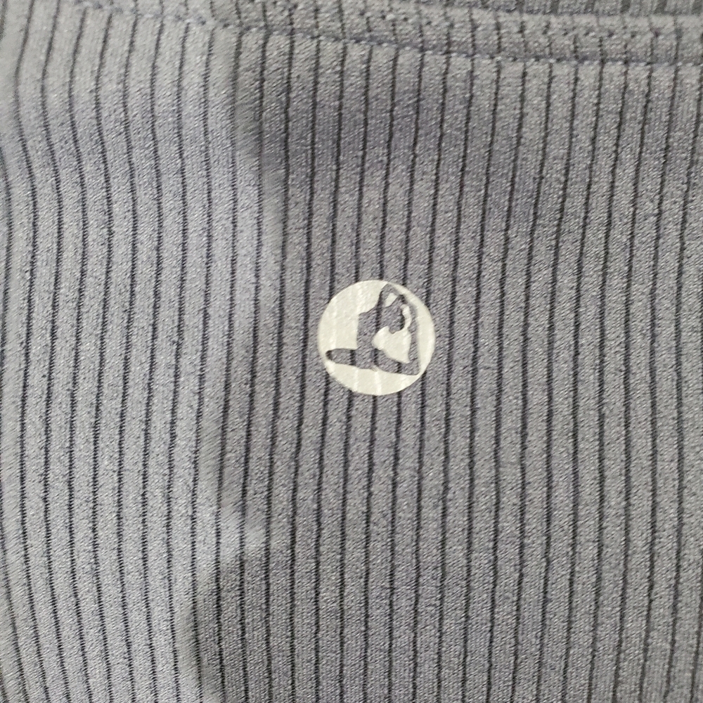 YOGA Athletic Crooped Top NWT Size Large - Picture 6 of 8